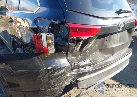 2018 Toyota Highlander Se из США, поврежденный, VIN 5TDJZRFH6JS553813